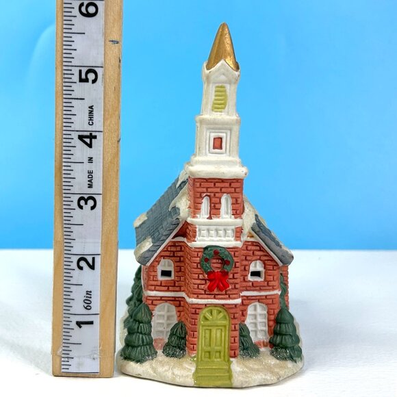 Vintage Beautiful Detail Cobblestone Corners Ceramic Christmas Village Church - Picture 5 of 6